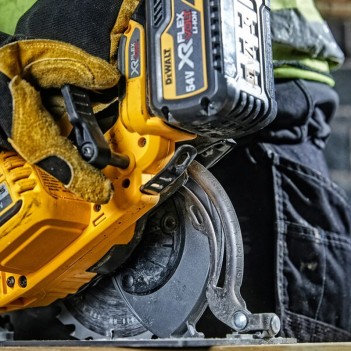 Akku-handkreissäge 190 mm 54V XR FLEXVOLT DCS575 DeWalt