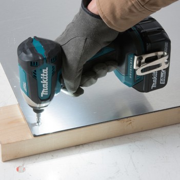 Schlagschrauber 18V DTD153ZJ Makita