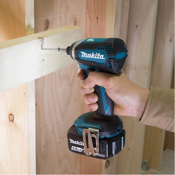 Schlagschrauber 18V DTD153ZJ Makita