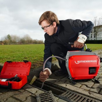 Elektrischer Rohrreiniger R600 VarioClean 8,0 Ah 18V Akku Rothenberger