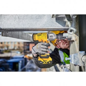 Boulonneuse ½” XR 18V Brushless 1396 Nm + 2 Accus 5,0Ah DCF900P2T DeWalt