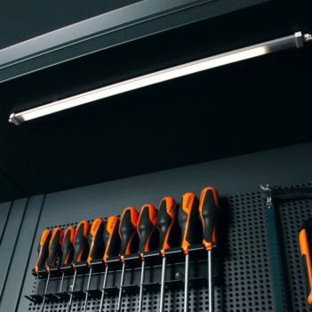 Profilé en aluminium avec bande LED pour aménagement d’atelier C45PRO 5000 RSC50/PLED Beta