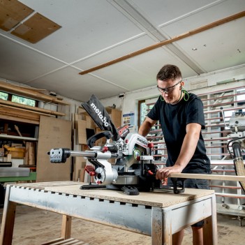 Scie à onglets radiale KGS 18 LTX BL 254 18V + 2 Accus 8Ah LiHD Metabo