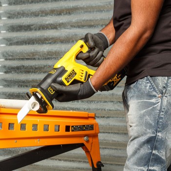 Scie sabre 18V + 2 accus 5Ah DCS367P2 DeWalt