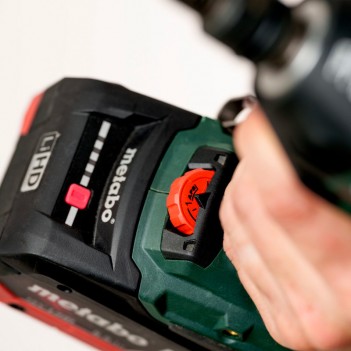 Visseuse à chocs sans fil SSW 18 LTX 550 BL + 2 Accus de 4Ah LiHD Metabo
