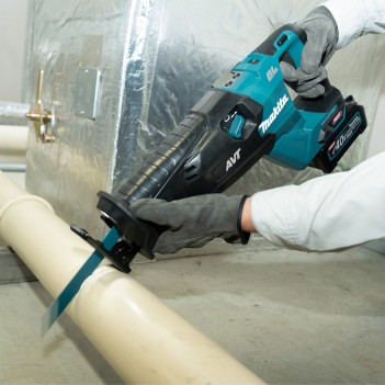 Scie sabre à accu 40Vmax XGT JR002GZ Makita