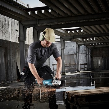 Winkelschleifer Ø 230 mm 2200 W + 2 Diamantscheiben GA9020RFK3 Makita