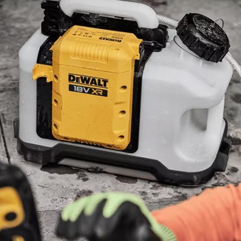 Réservoir d'eau portable sans fil 18V XR 15 L DCE6820N-XJ DeWalt