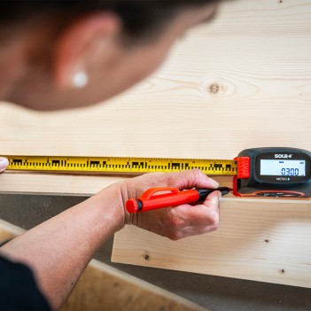 Mètre ruban numérique 5m avec télémètre laser METEC SOLA
