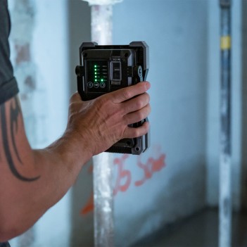 Wiederaufladbarer LED-Scheinwerfer RUFUS, 3000 Lumen, Bluetooth-Lautsprecher Brennenstuhl