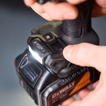 Perceuse-visseuse à percussion 18V + 1 Accu DCD86MP1T McLaren DeWalt