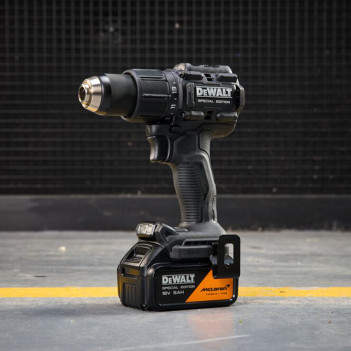 Perceuse-visseuse à percussion 18V + 1 Accu DCD86MP1T McLaren DeWalt