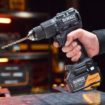 Schlagbohrschrauber 18V + 1 Akku DCD86MP1T McLaren DeWalt