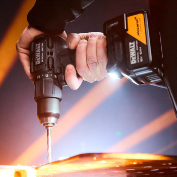 Perceuse-visseuse à percussion 18V + 1 Accu DCD86MP1T McLaren DeWalt