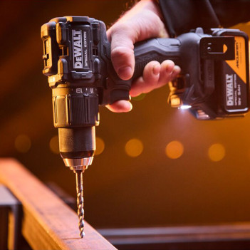 Schlagbohrschrauber 18V + 1 Akku DCD86MP1T McLaren DeWalt
