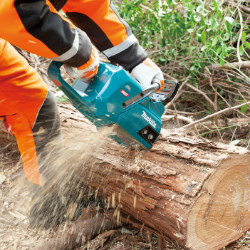 Akku-Kettensäge XGT 40Vmax 40cm + 1 Akku 5Ah und Ladegerät UC012GT101 Makita