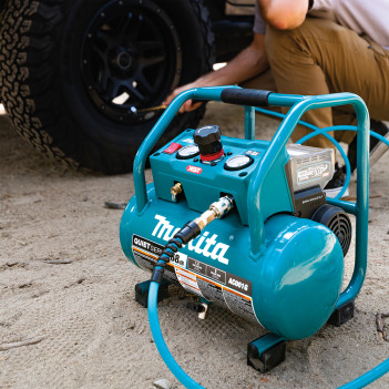 Compresseur à air XGT 40Vmax AC001GZ Makita