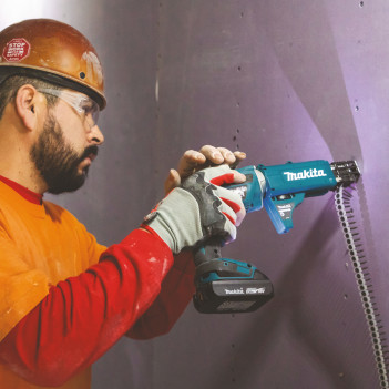 Akku-Schrauber LXT 18V + 2 Akkus 5Ah und Ladegerät DFS452RTJ Makita