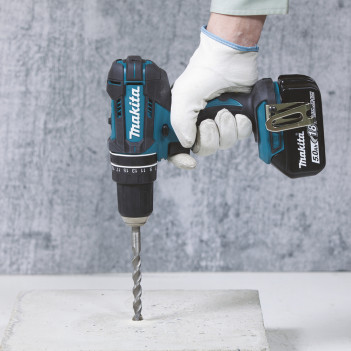 Akku-Schlagbohrschrauber LXT 18V + 2 Akkus 5Ah und Ladegerät DHP482RTJ Makita