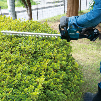 Akku-Heckenschere LXT 18V 50cm + 1 Akku 3Ah und Ladegerät DUH506RF Makita