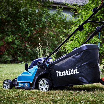 Akku-Rasenmäher LXT 2x18V 43cm + 2 Akkus 5Ah und Ladegerät DLM432PT2 Makita