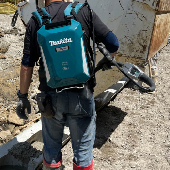 Vibrateur à béton 36V avec connecteur 43mm VR001CZ Makita