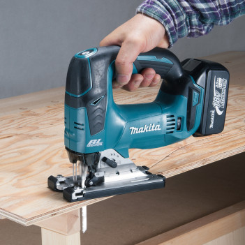 Scie sauteuse orbitale LXT 18V + 2 accus 5Ah et chargeur DJV182RTJ Makita