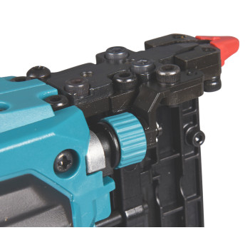 Cloueuse XGT pour clous sans tête 40Vmax 35mm PT001GZ Makita