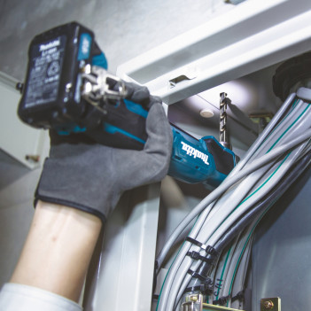 Akku-Winkelbohrmaschine CXT 12Vmax + 2 Akkus 4Ah und Ladegerät DA332DSMJ Makita