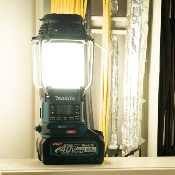 Radio avec lanterne XGT 40Vmax MR009GZ Makita
