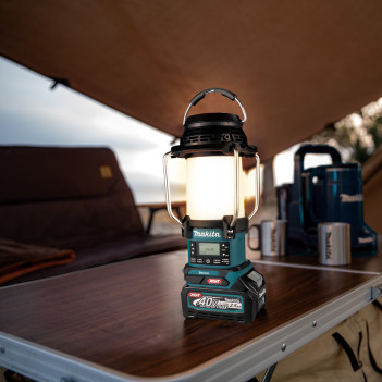 Radio avec lanterne XGT 40Vmax MR009GZ Makita