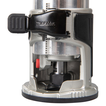Affleureuse XGT 40Vmax 6mm + 2 accus 4Ah et chargeur RT001GM205 Makita