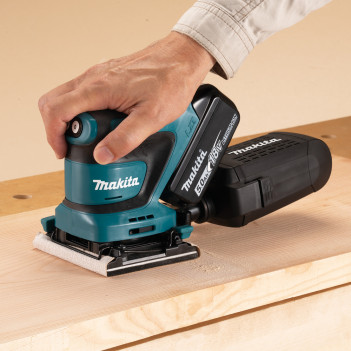 Akku-Schwingschleifer LXT 18V 112x102mm + 2 Akkus 5Ah und Ladegerät DBO480RTJ Makita