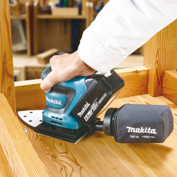 Akku-Schwingschleifer LXT 18V 112x102mm + 2 Akkus 5Ah und Ladegerät DBO480RTJ Makita