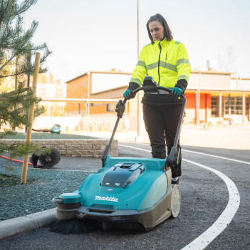 Akku-Kehrsaugmaschine XGT 40Vmax VS001GZ Makita