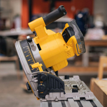 Scie plongeante XR 18V Brushless DCS525NT-XJ DeWalt